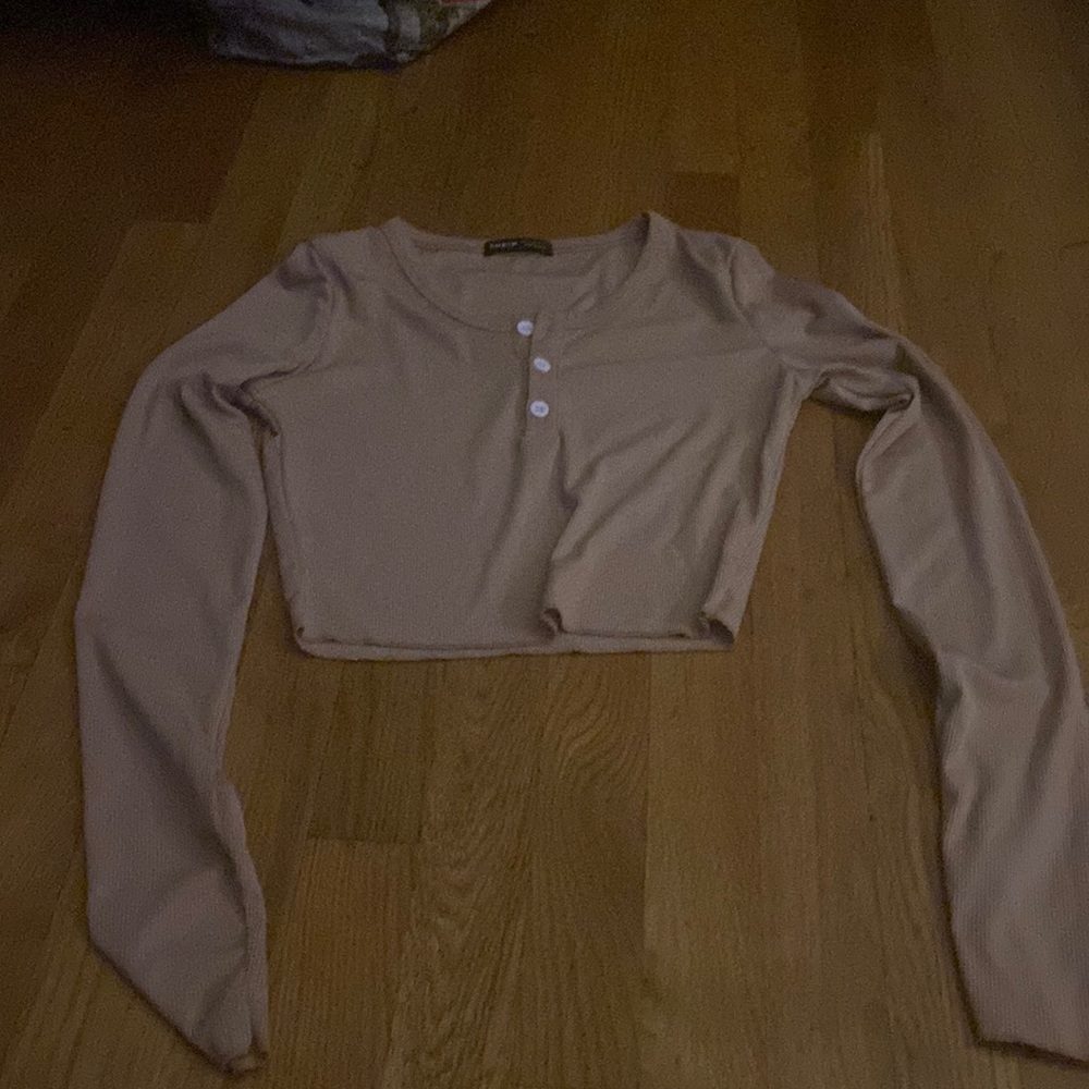 Cropped long sleeve fitted shirt